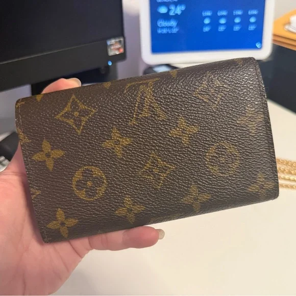 Louis Vuitton Monogram Crossbody with Gold Chain - Picture 6 of 17